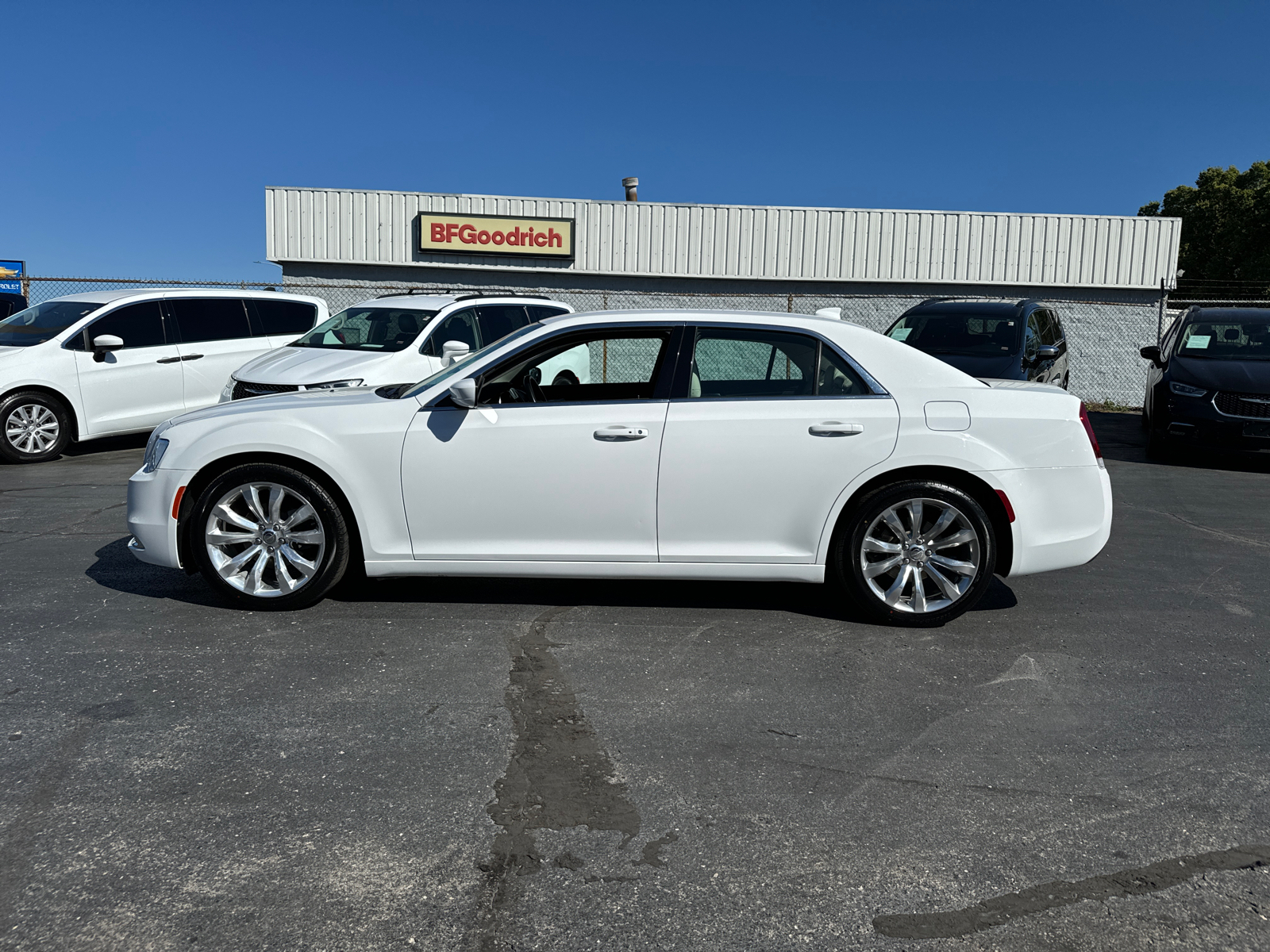 2019 CHRYSLER 300 Touring L 3