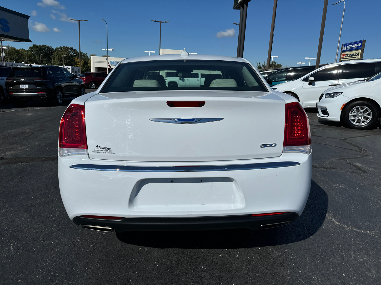 2019 CHRYSLER 300 Touring L 4