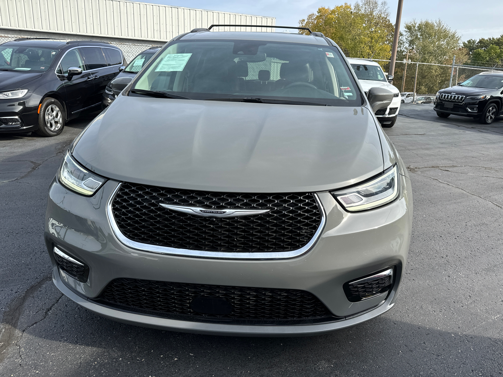 2022 CHRYSLER PACIFICA Touring L 2