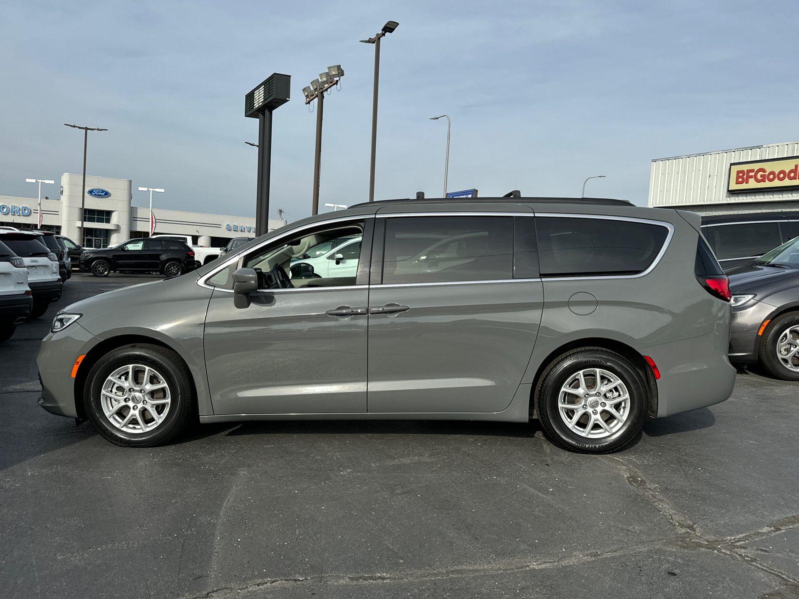 2022 CHRYSLER PACIFICA Touring L 3