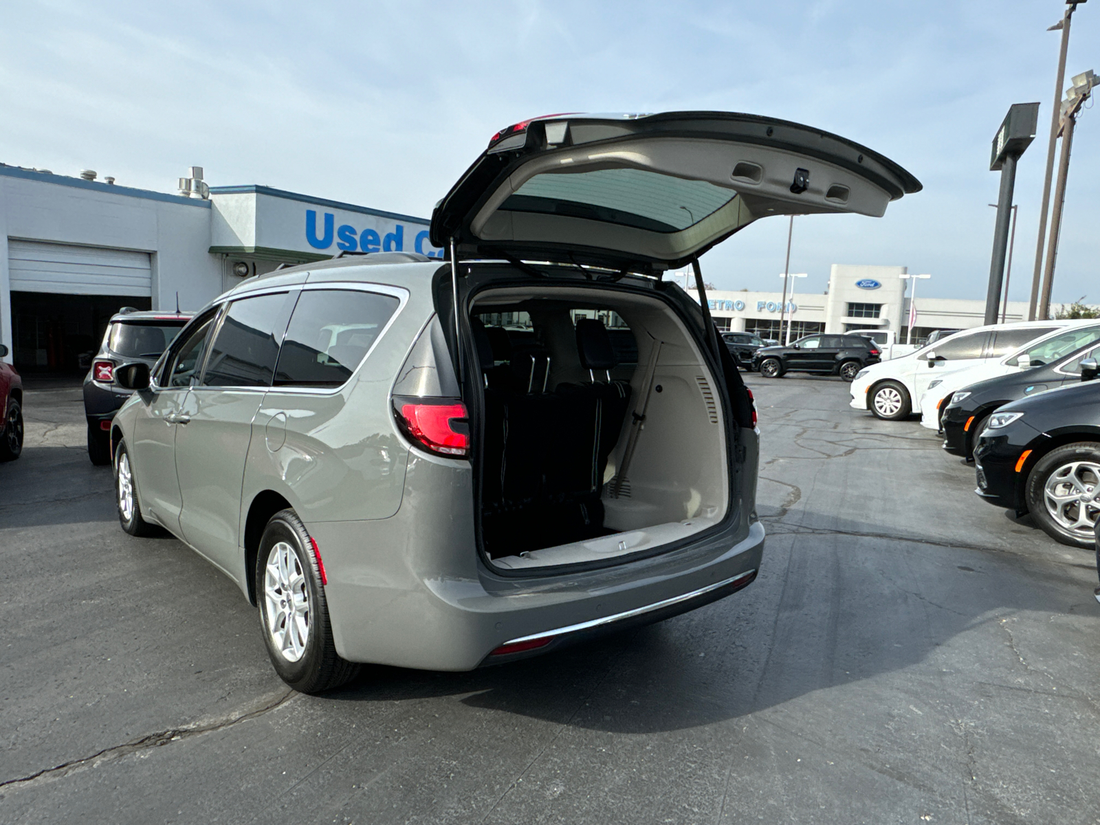 2022 CHRYSLER PACIFICA Touring L 17