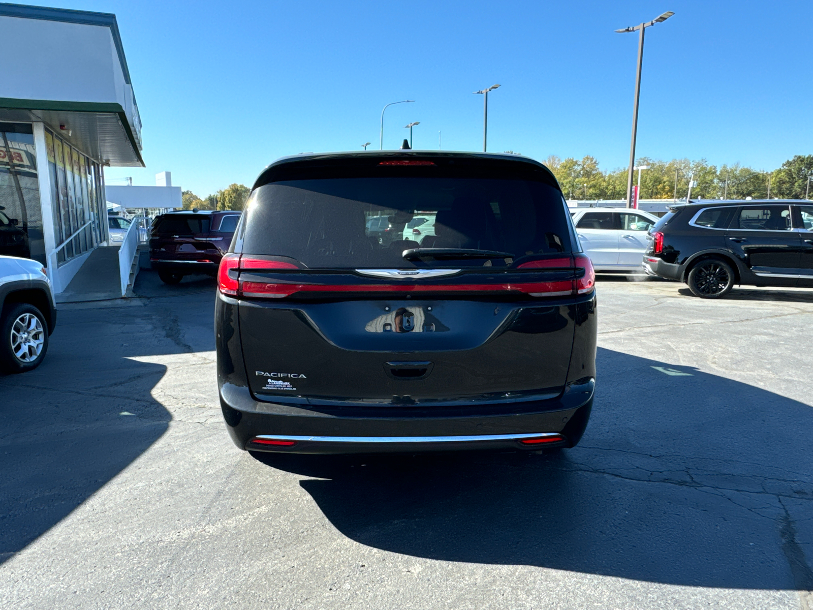 2022 CHRYSLER PACIFICA Touring L 4