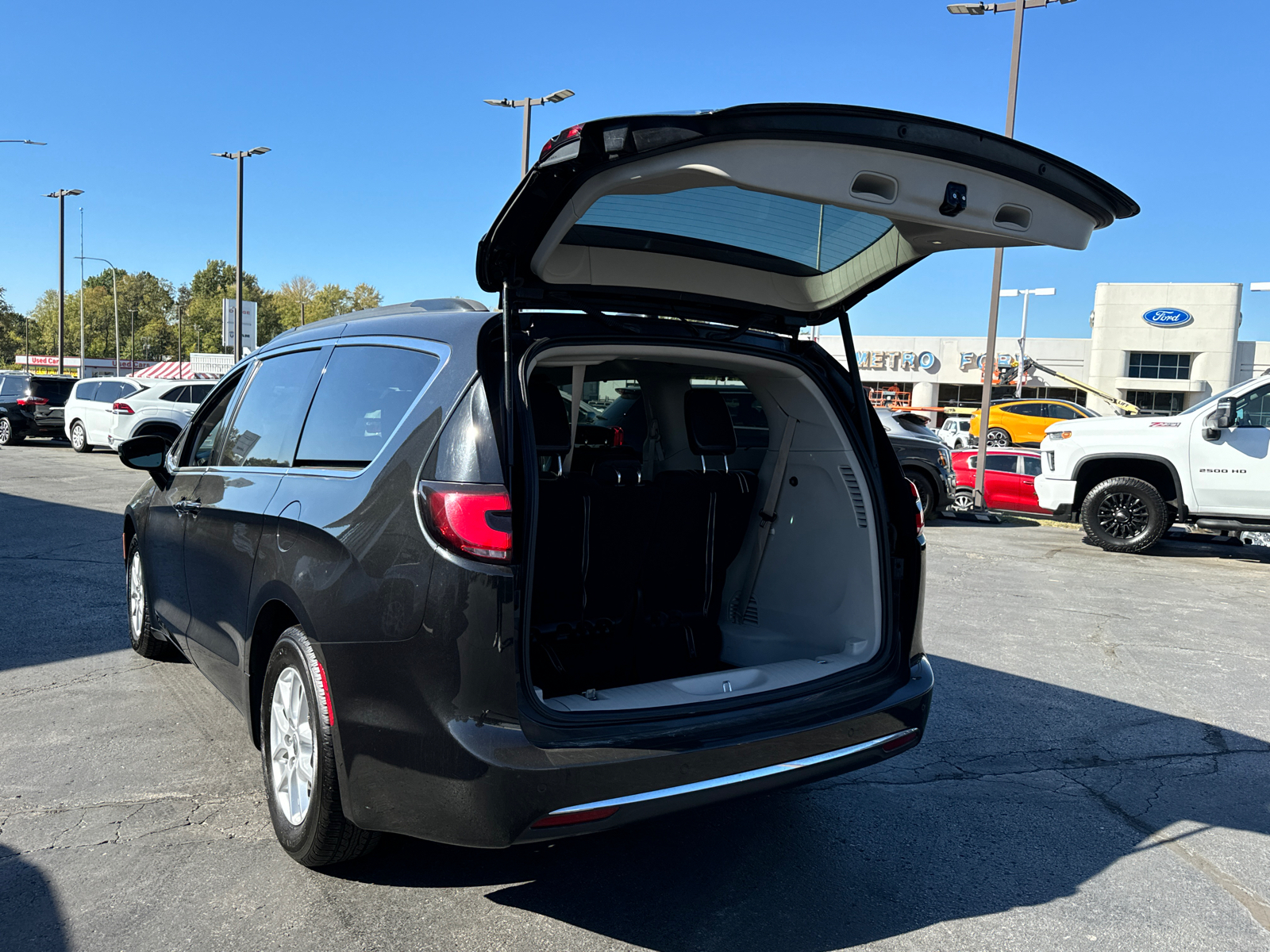 2022 CHRYSLER PACIFICA Touring L 18