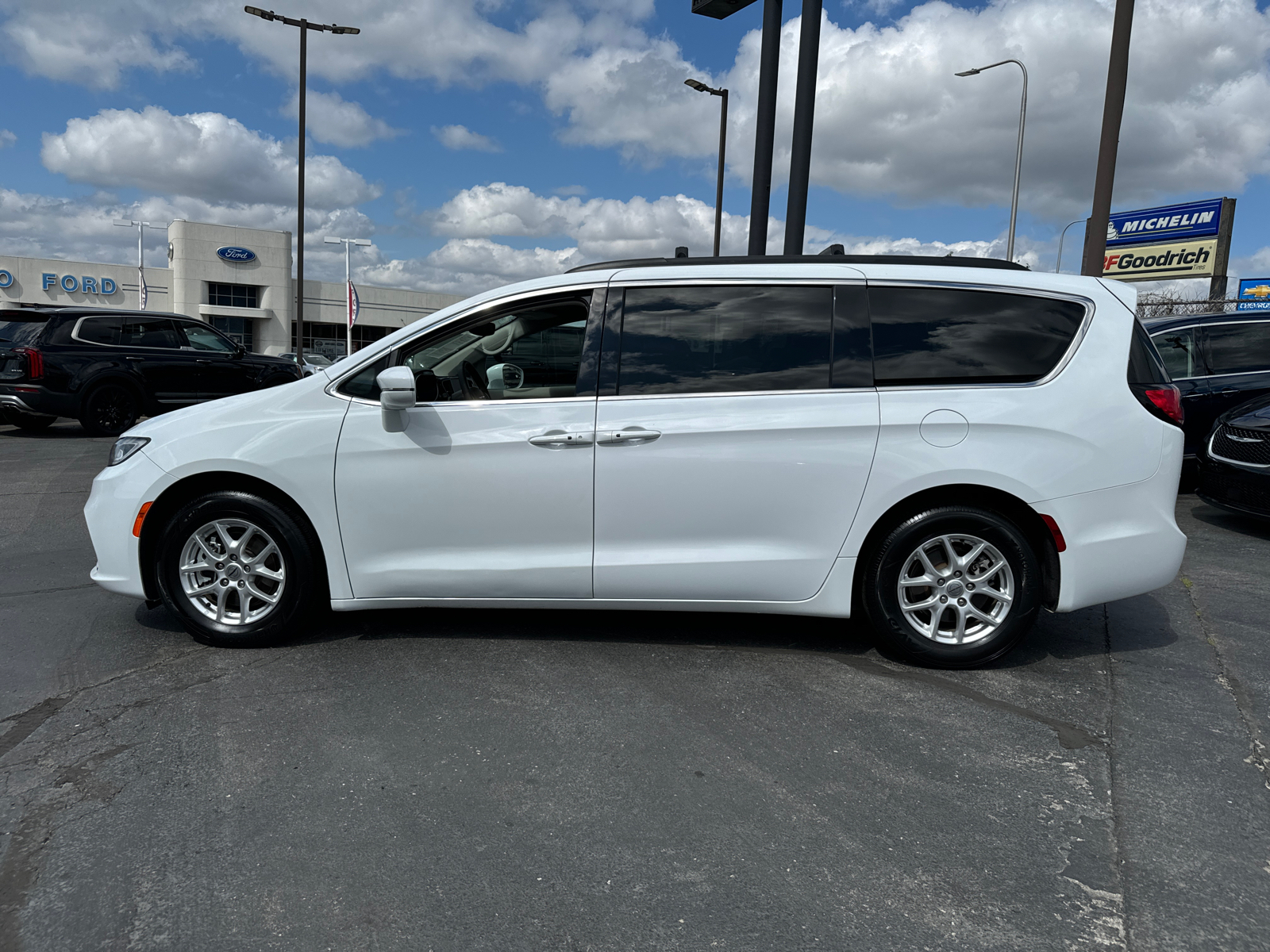 2022 CHRYSLER PACIFICA Touring L 3