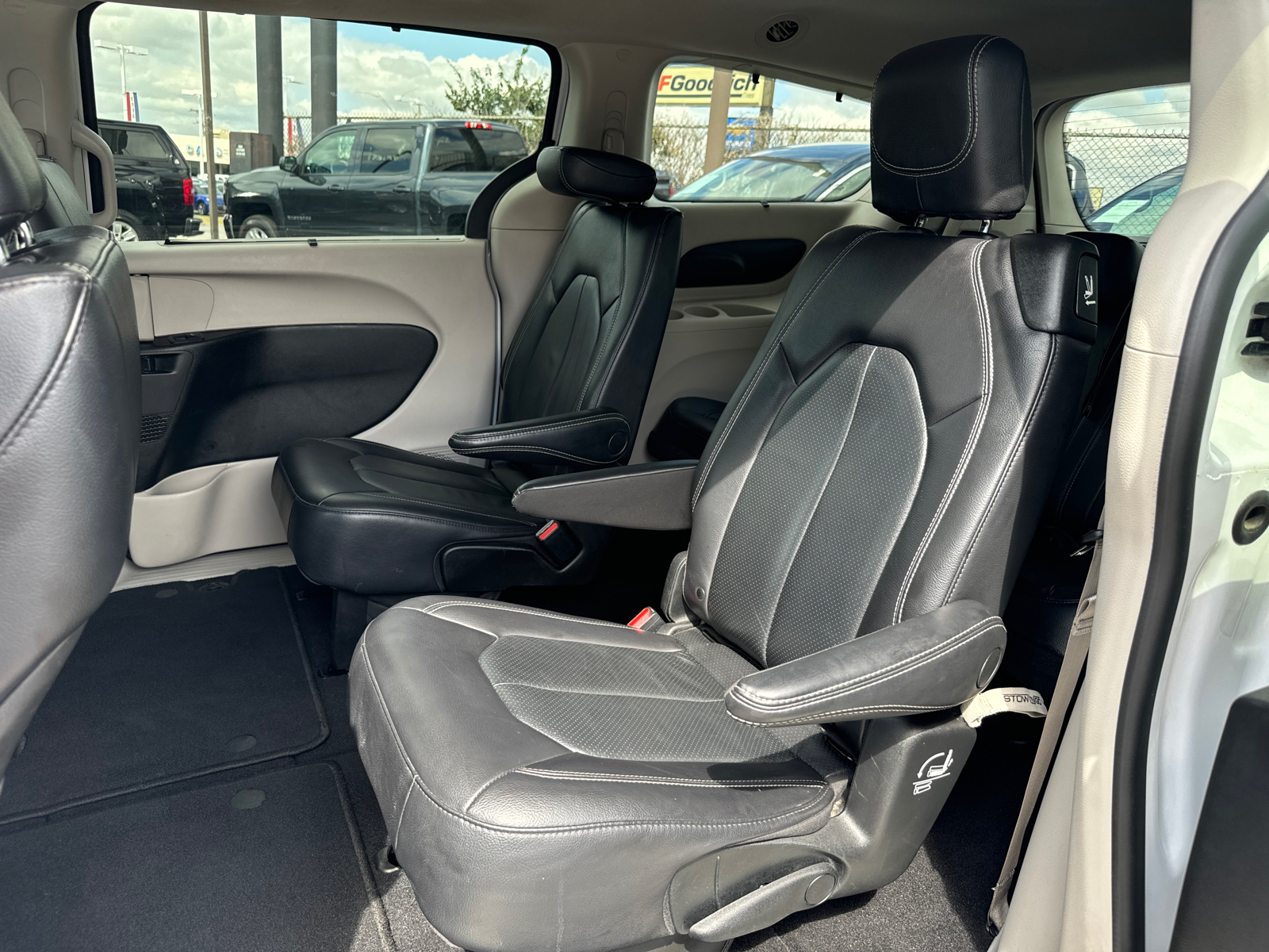 2022 CHRYSLER PACIFICA Touring L 7