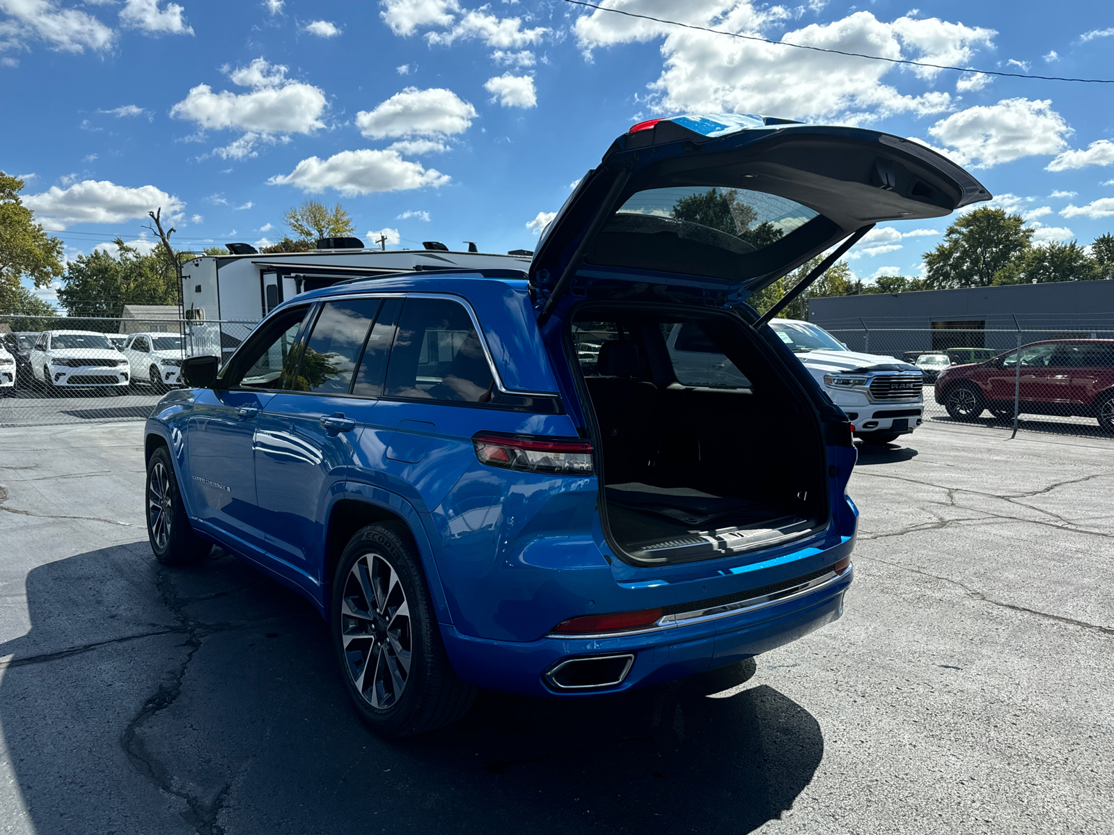 2023 JEEP GRAND CHEROKEE Overland 19