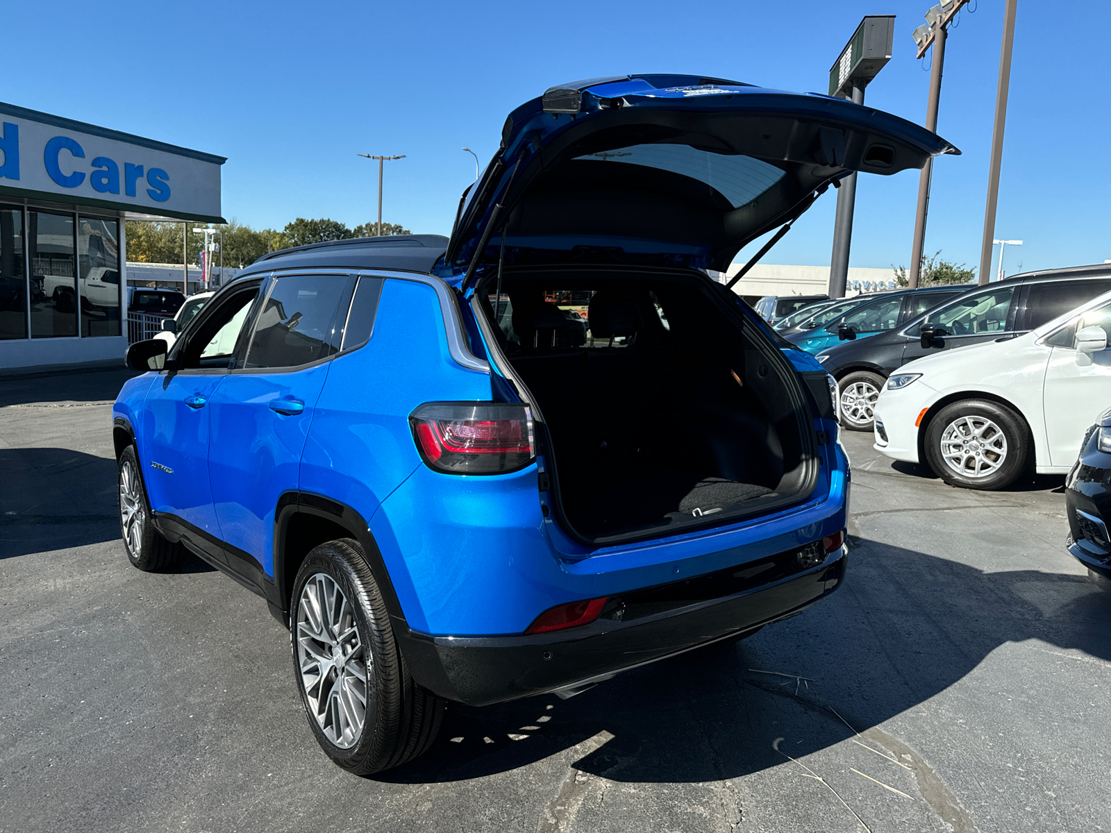 2023 JEEP COMPASS Limited 17