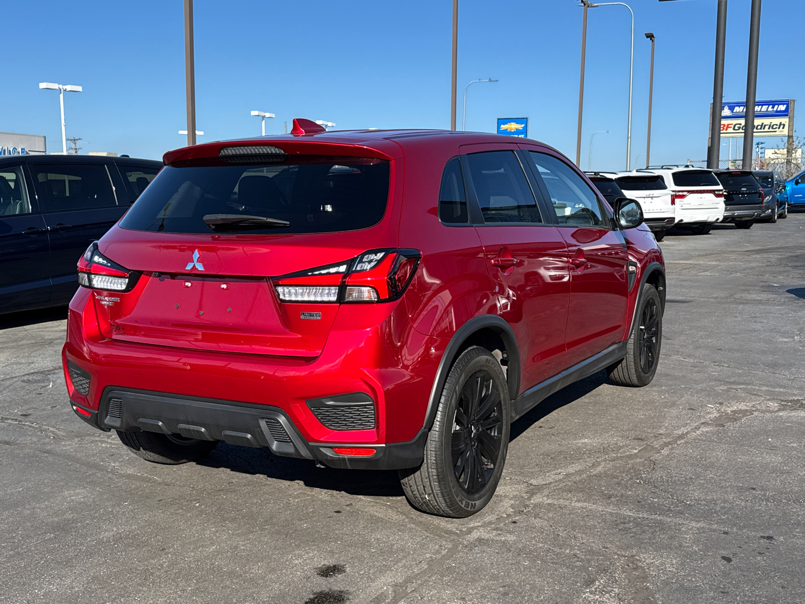 2023 MITSUBISHI OUTLANDER SPORT LE 5