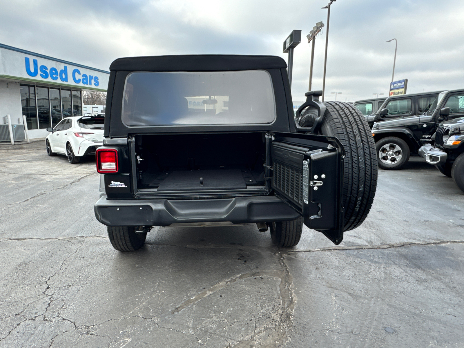 2018 JEEP WRANGLER UNLIMITED Sport S 18