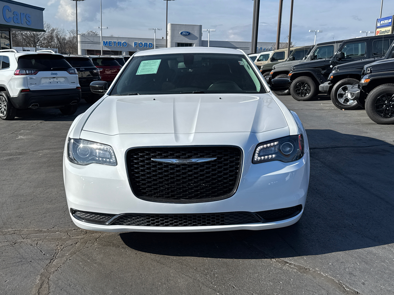 2021 CHRYSLER 300 Touring 2