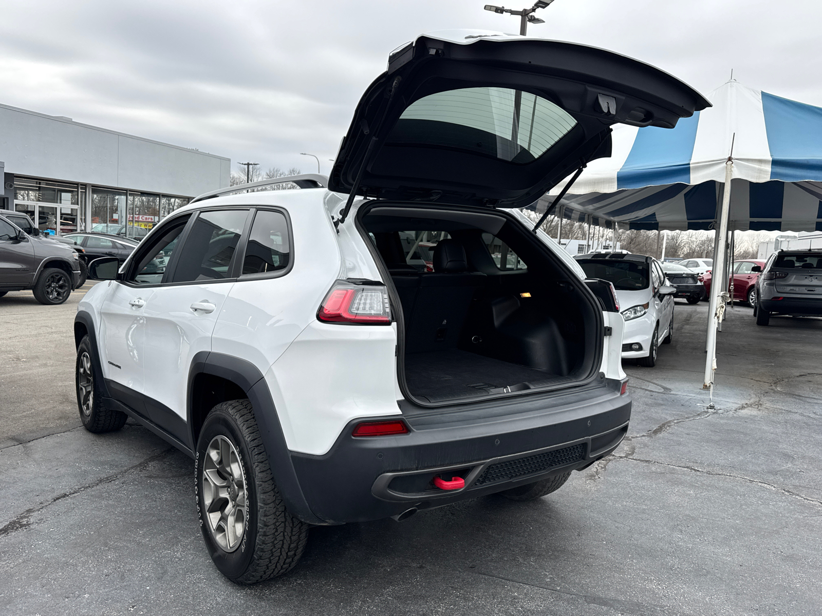 2020 JEEP CHEROKEE Trailhawk 16