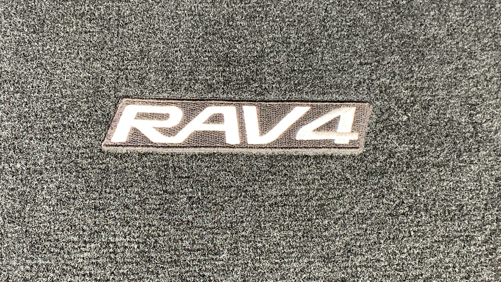 2013 Toyota RAV4 XLE 32