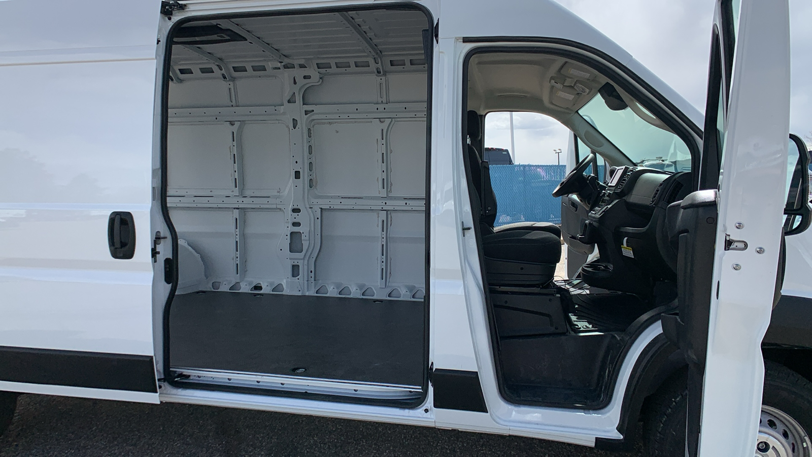 2024 Ram ProMaster Cargo Van Tradesman 10