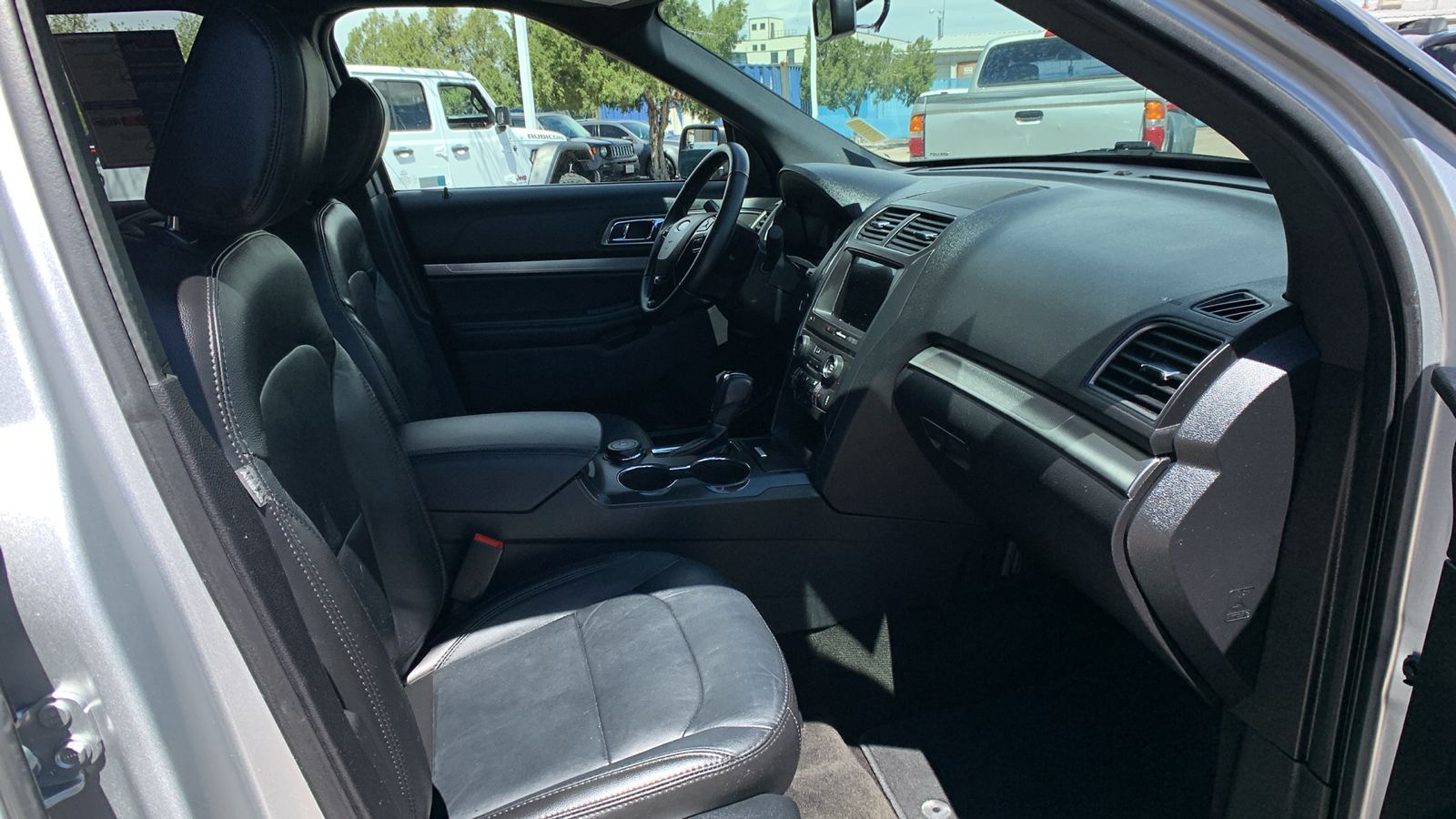 2018 Ford Explorer XLT 27