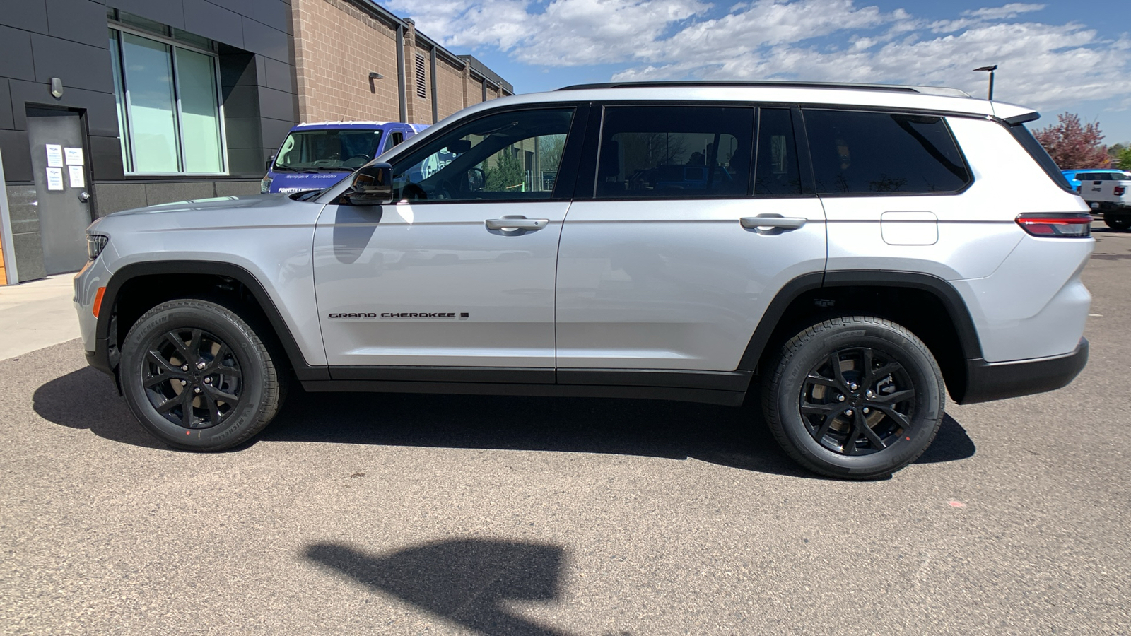 2024 Jeep Grand Cherokee L Altitude X 9