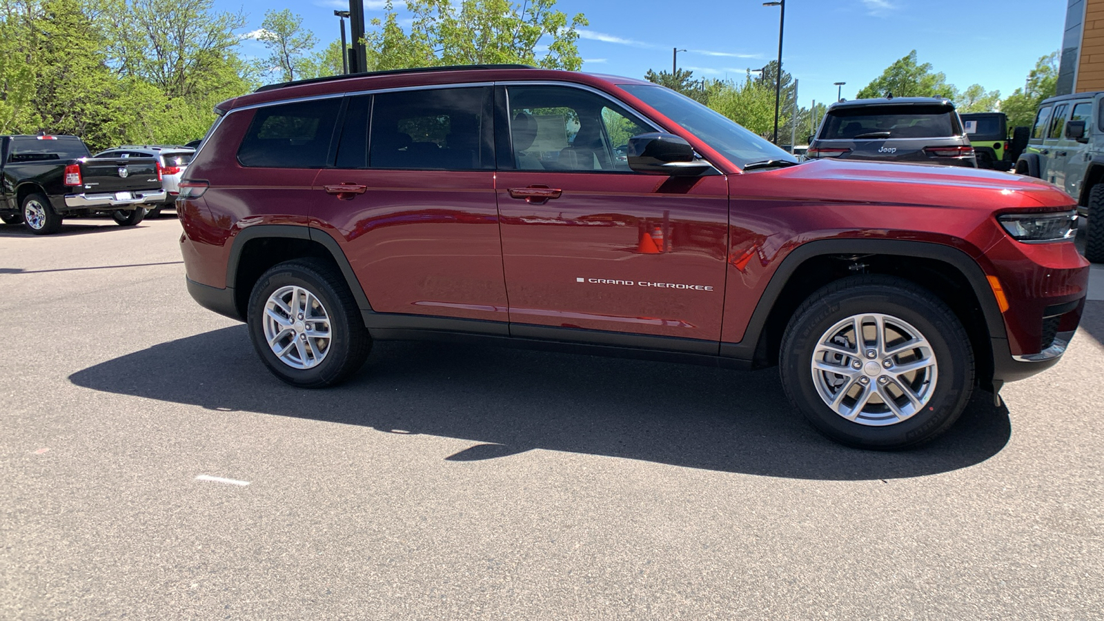 2024 Jeep Grand Cherokee L Laredo X 5