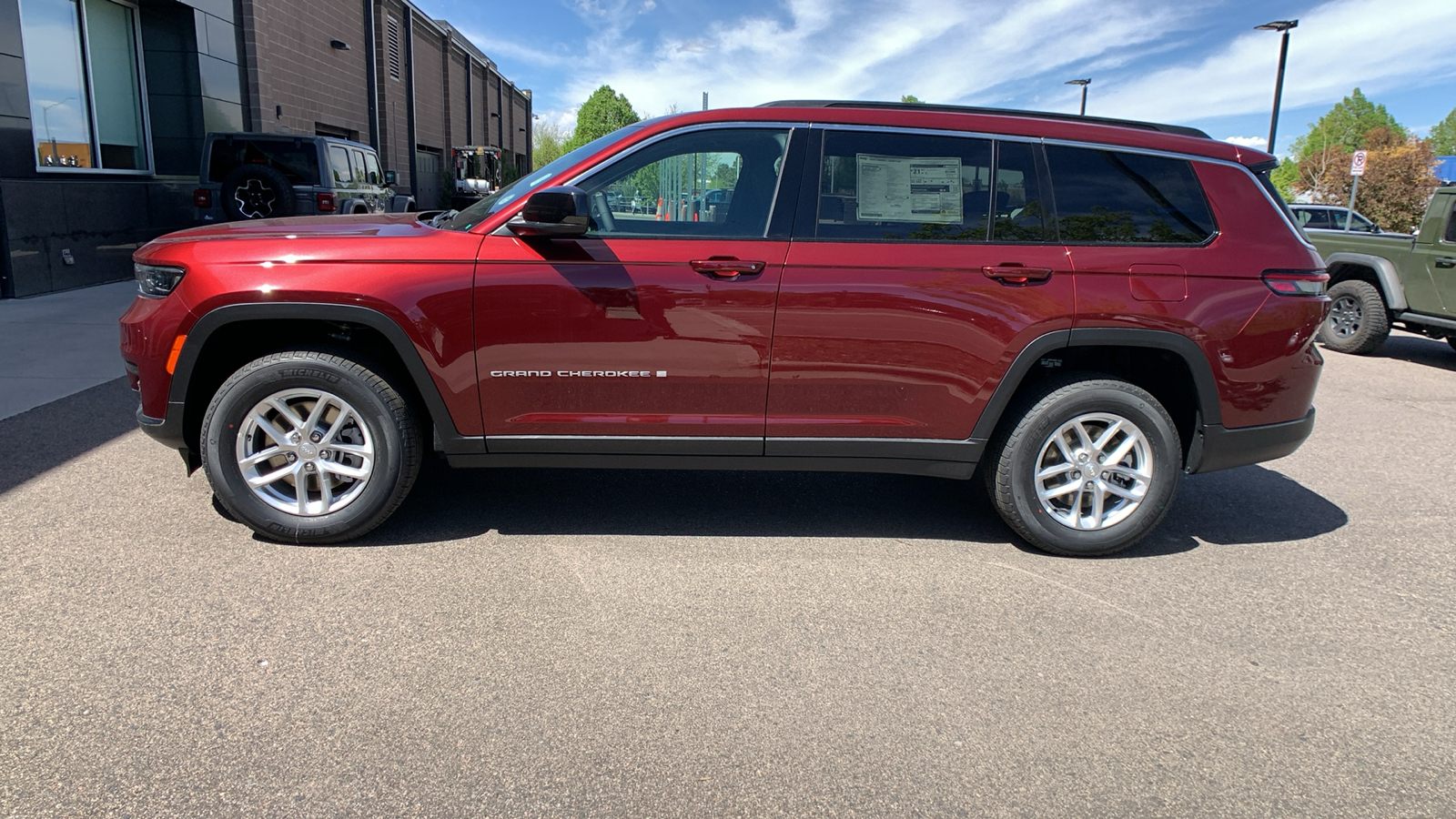 2024 Jeep Grand Cherokee L Laredo X 11