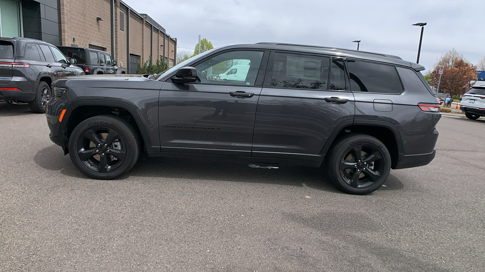 2024 Jeep Grand Cherokee L Altitude 9