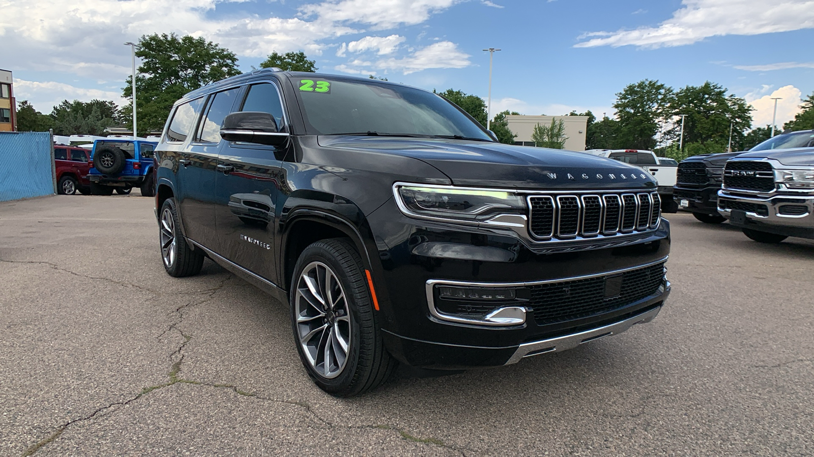 2023 Jeep Wagoneer L Series III 3