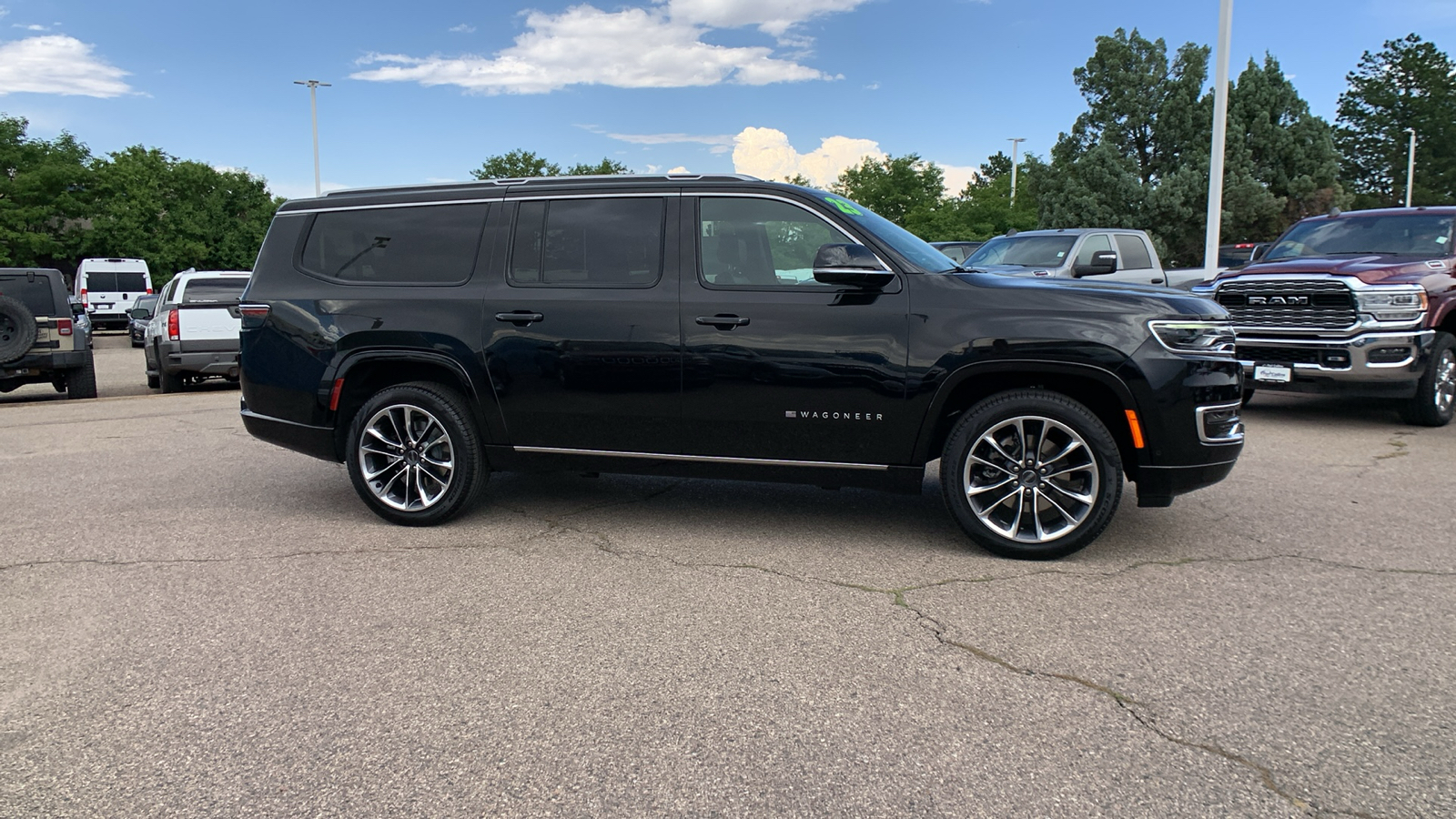 2023 Jeep Wagoneer L Series III 4