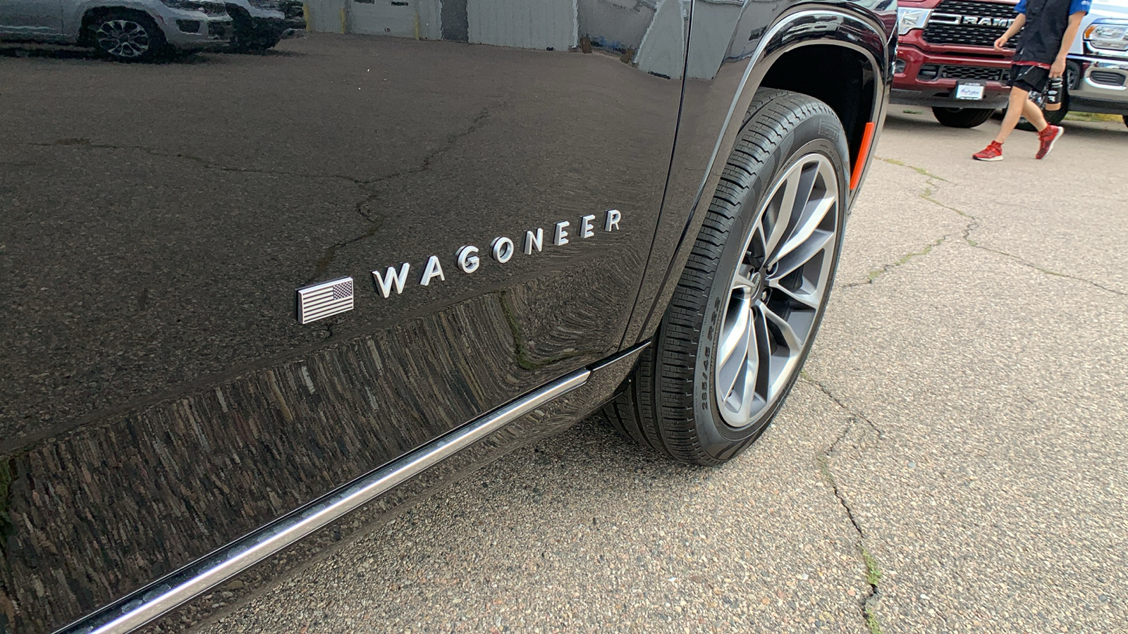 2023 Jeep Wagoneer L Series III 6