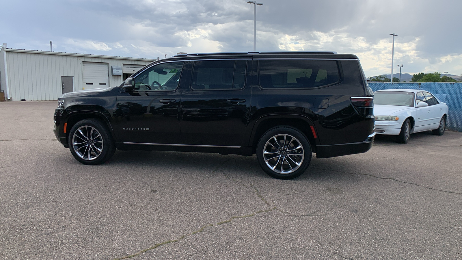 2023 Jeep Wagoneer L Series III 11