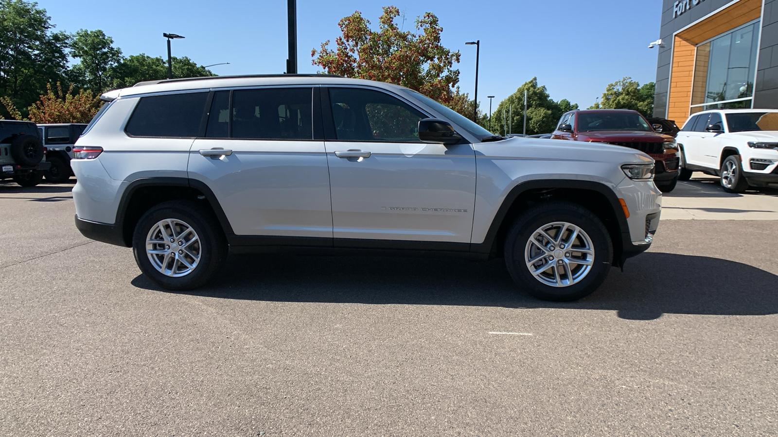 2024 Jeep Grand Cherokee L Laredo X 5