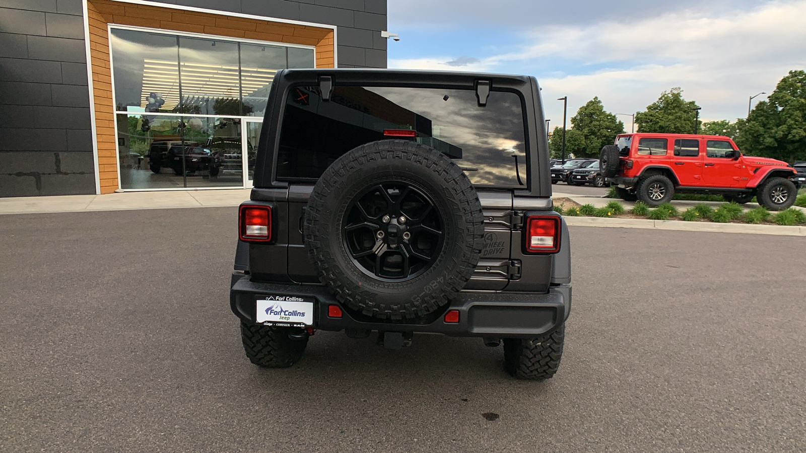 2024 Jeep Wrangler Willys 8