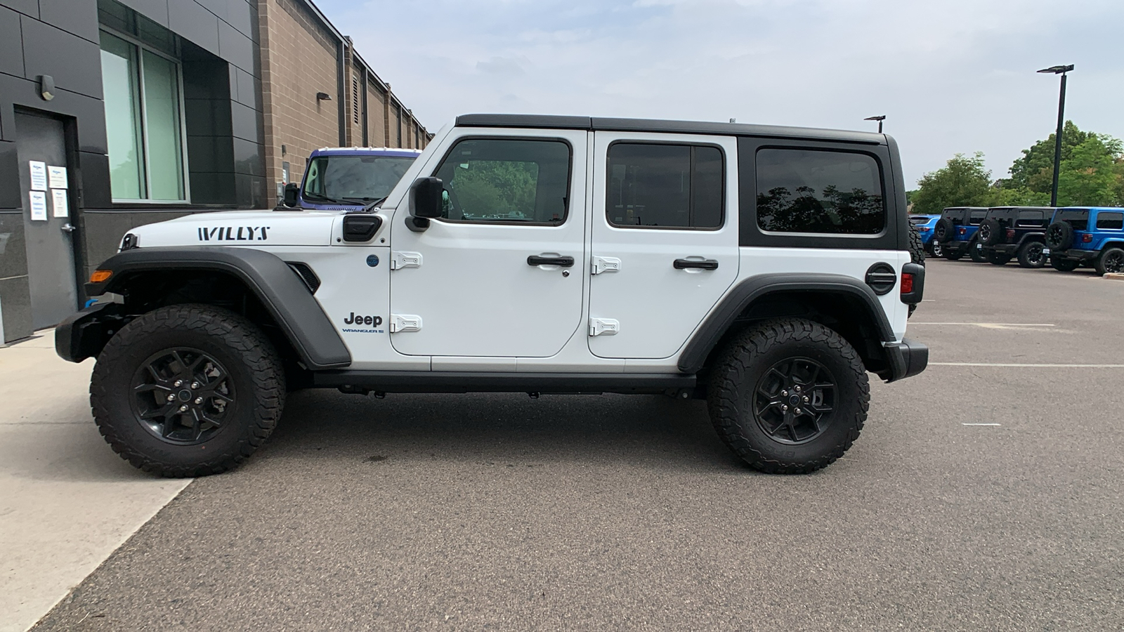 2024 Jeep Wrangler 4xe Willys 9