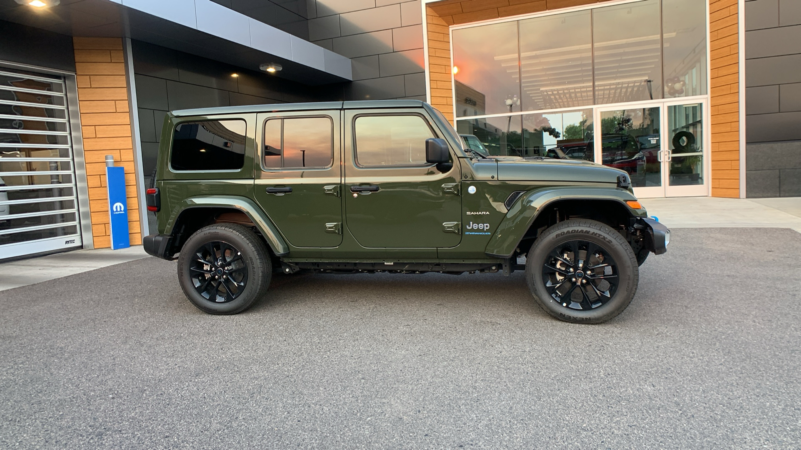 2024 Jeep Wrangler 4xe Sahara 4