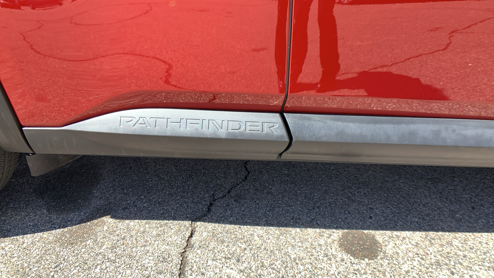 2023 Nissan Pathfinder SV 17