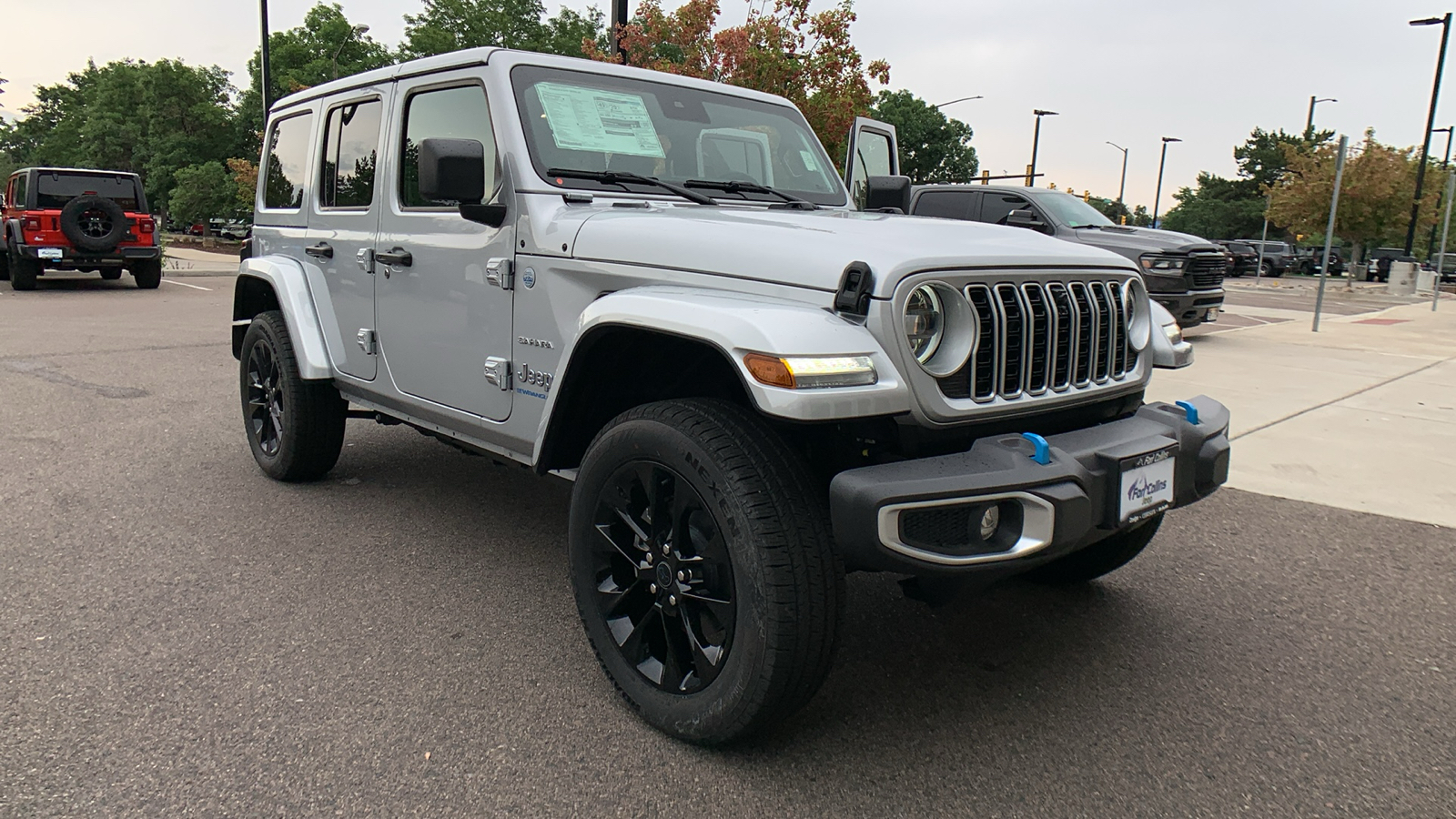 2024 Jeep Wrangler 4xe Sahara 3