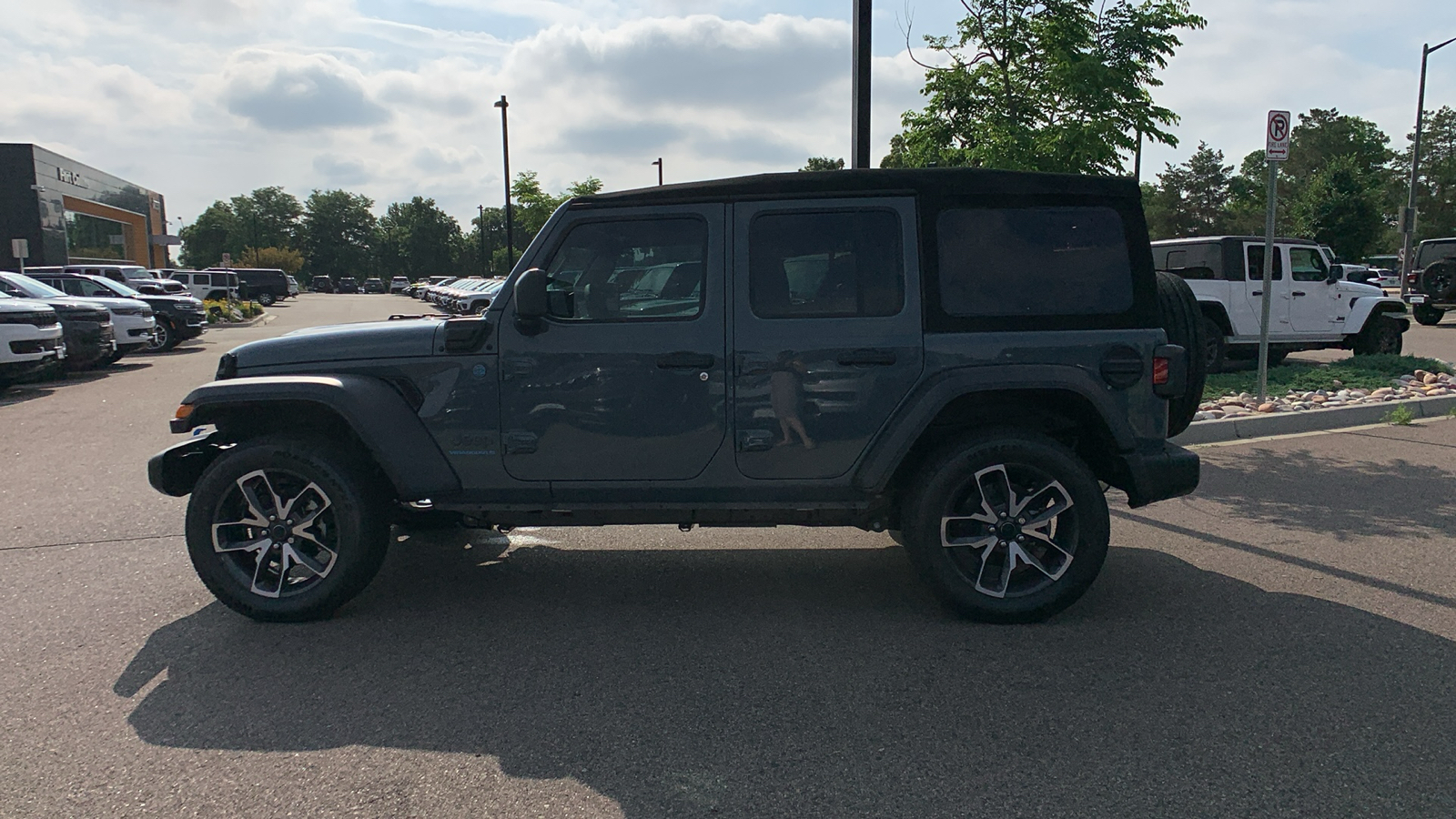 2024 Jeep Wrangler 4xe Sport S 10