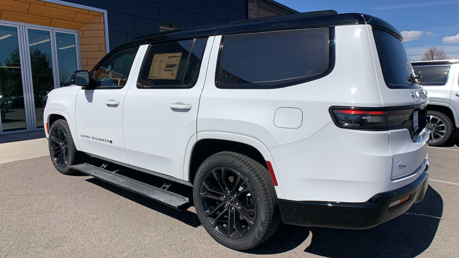 2024 Jeep Grand Wagoneer Series III Obsidian 8