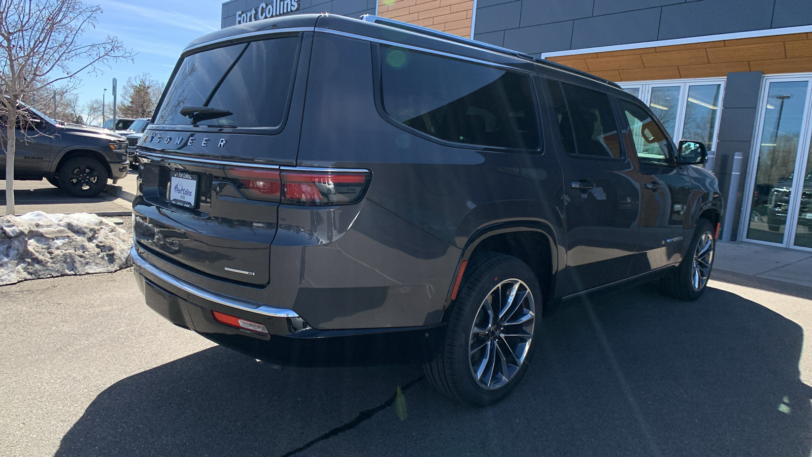 2024 Jeep Wagoneer L Series III 7