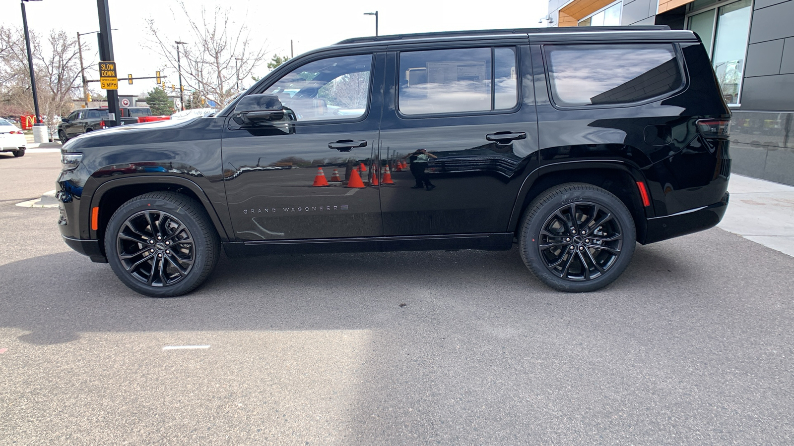 2024 Jeep Grand Wagoneer Series II Obsidian 9