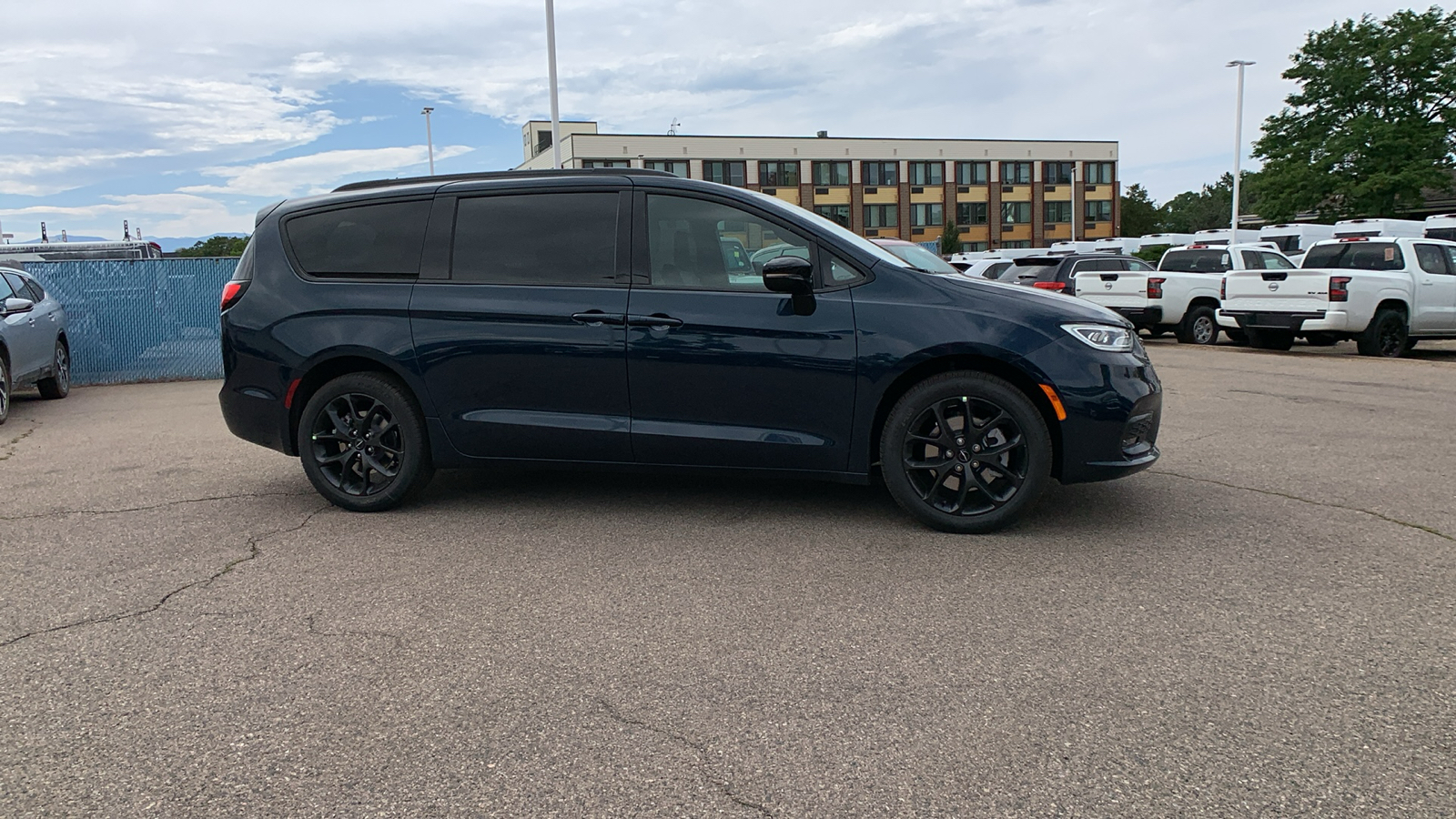 2024 Chrysler Pacifica Touring L 5