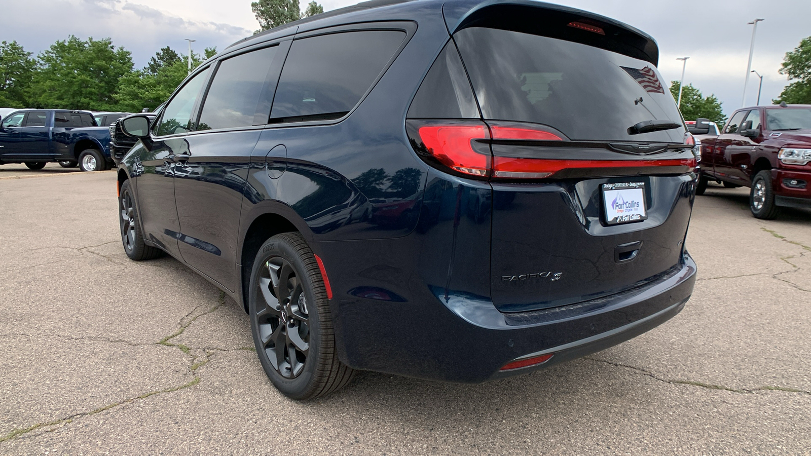 2024 Chrysler Pacifica Touring L 8