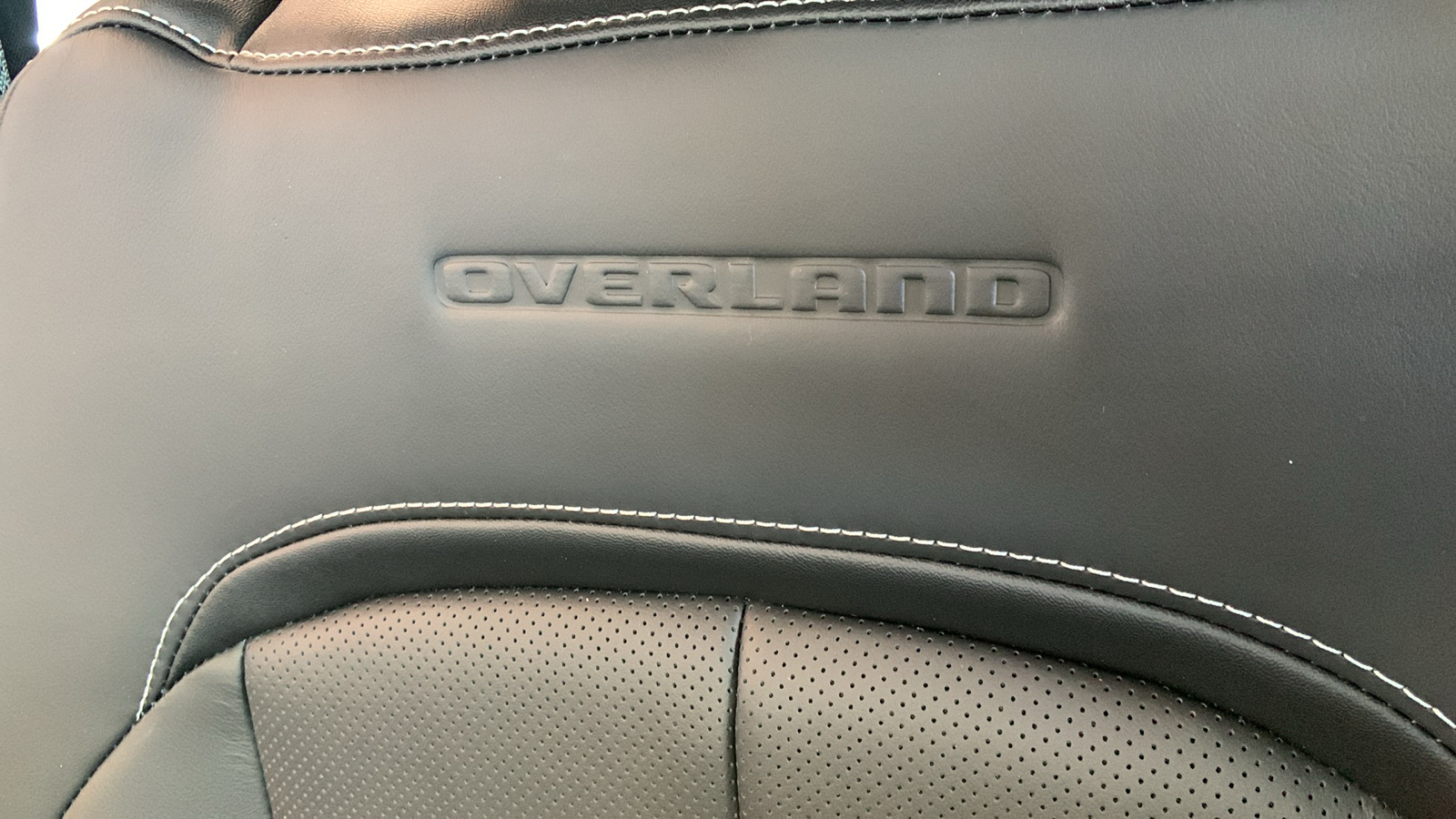 2024 Jeep Grand Cherokee Overland 20