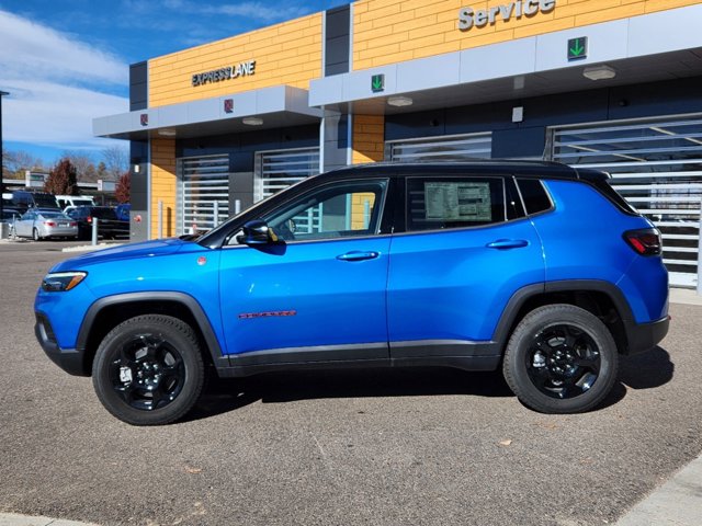 2024 Jeep Compass Trailhawk 2