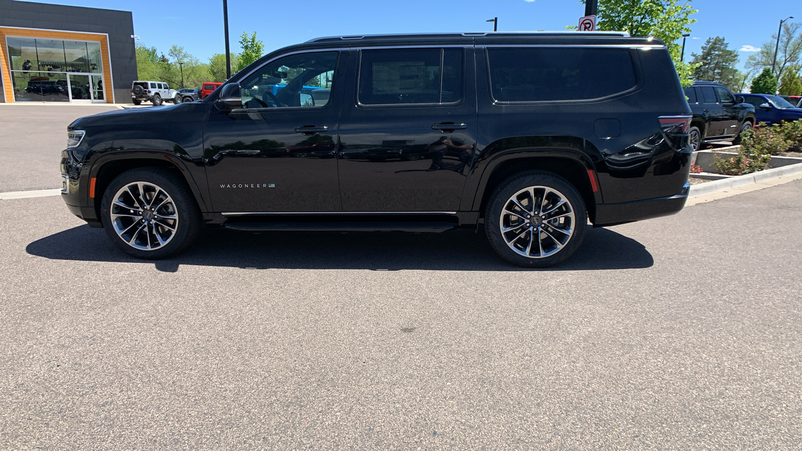 2024 Jeep Wagoneer L Series II 12