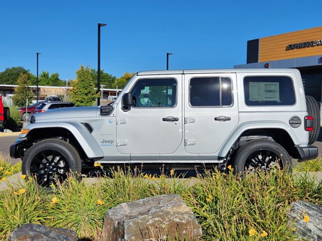 2024 Jeep Wrangler 4xe Sahara 2