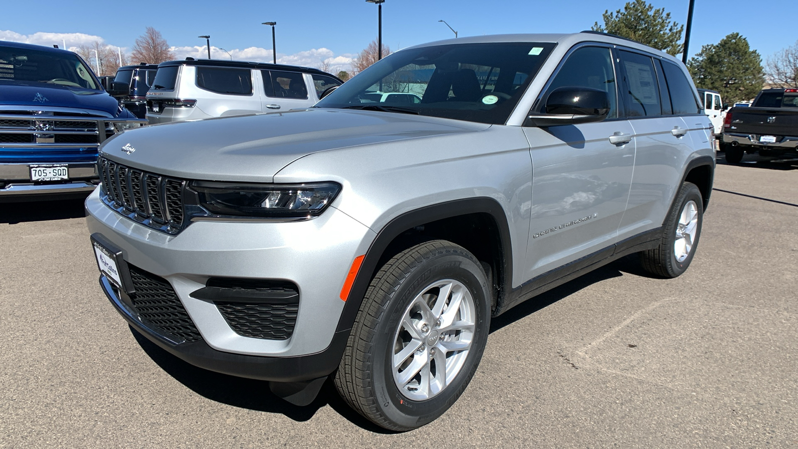 2024 Jeep Grand Cherokee Laredo X 2