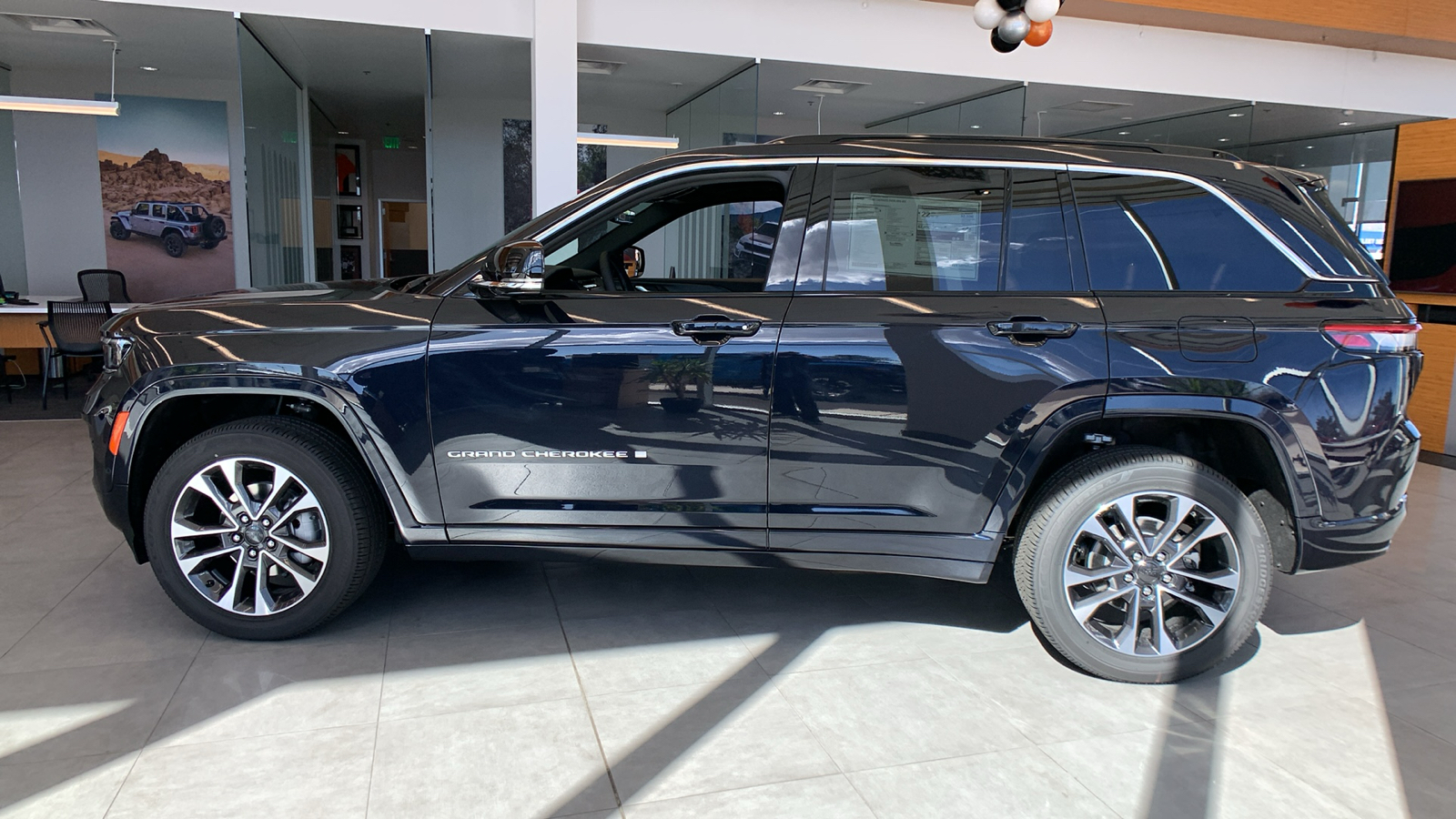 2024 Jeep Grand Cherokee Overland 8