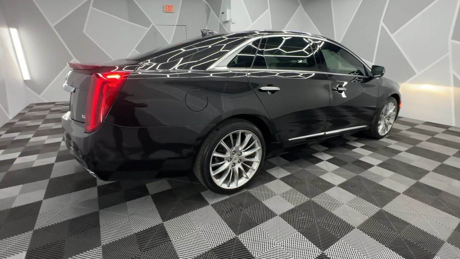 2015 Cadillac XTS Platinum Collection Sedan 4D 14