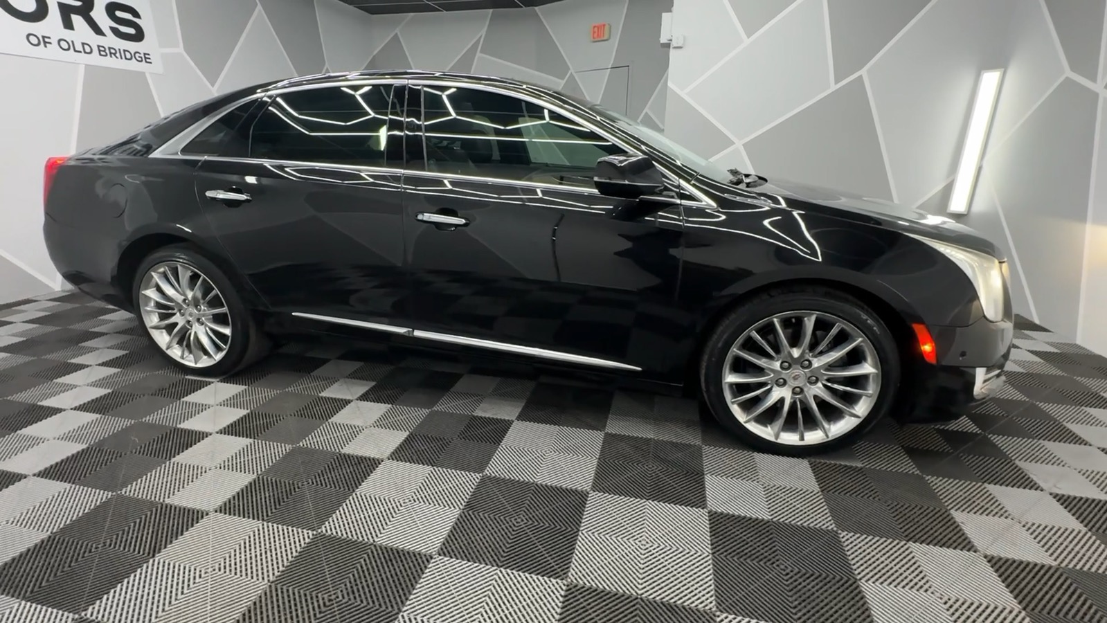 2015 Cadillac XTS Platinum Collection Sedan 4D 18