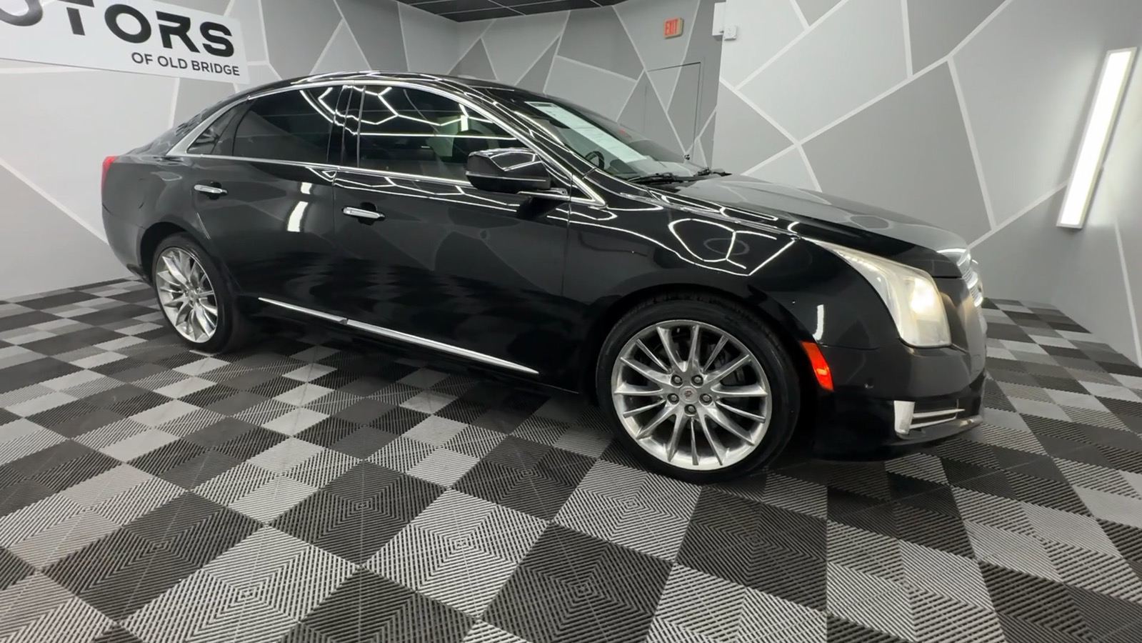 2015 Cadillac XTS Platinum Collection Sedan 4D 19