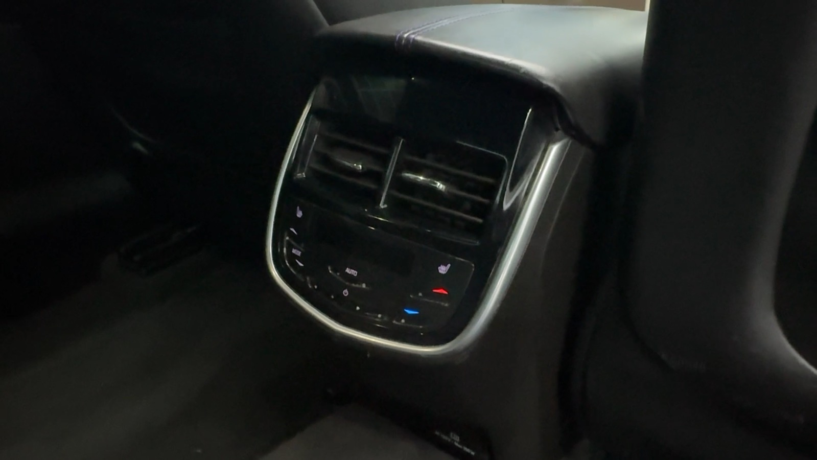 2015 Cadillac XTS Platinum Collection Sedan 4D 44