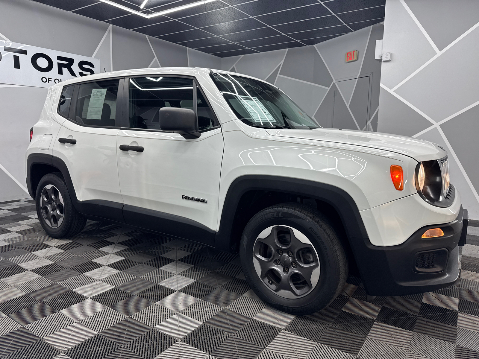 2015 Jeep Renegade Sport SUV 4D 12