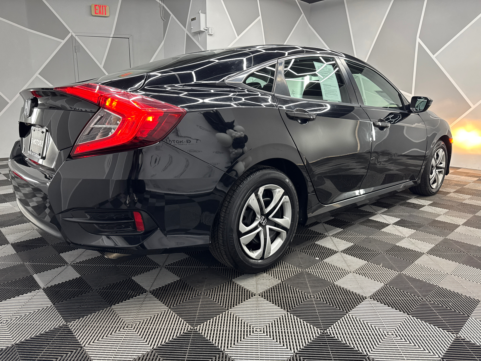 2018 Honda Civic LX Sedan 4D 10